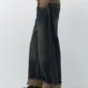 Weit geschnittene Jeans mit kontrastierendem Bund