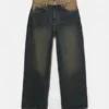 Weit geschnittene Jeans mit kontrastierendem Bund