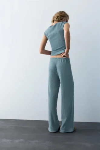 Weite Hose aus Krepp Weite Hose aus Krepp