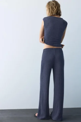 Weite Hose aus Krepp Weite Hose aus Krepp