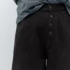 Weite Jeans mit Laserdruck